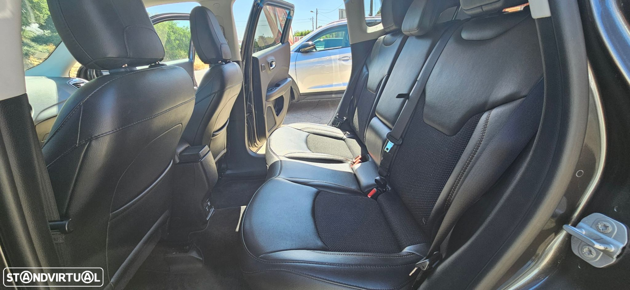 Jeep Compass 1.6 M-Jet Limited - 22