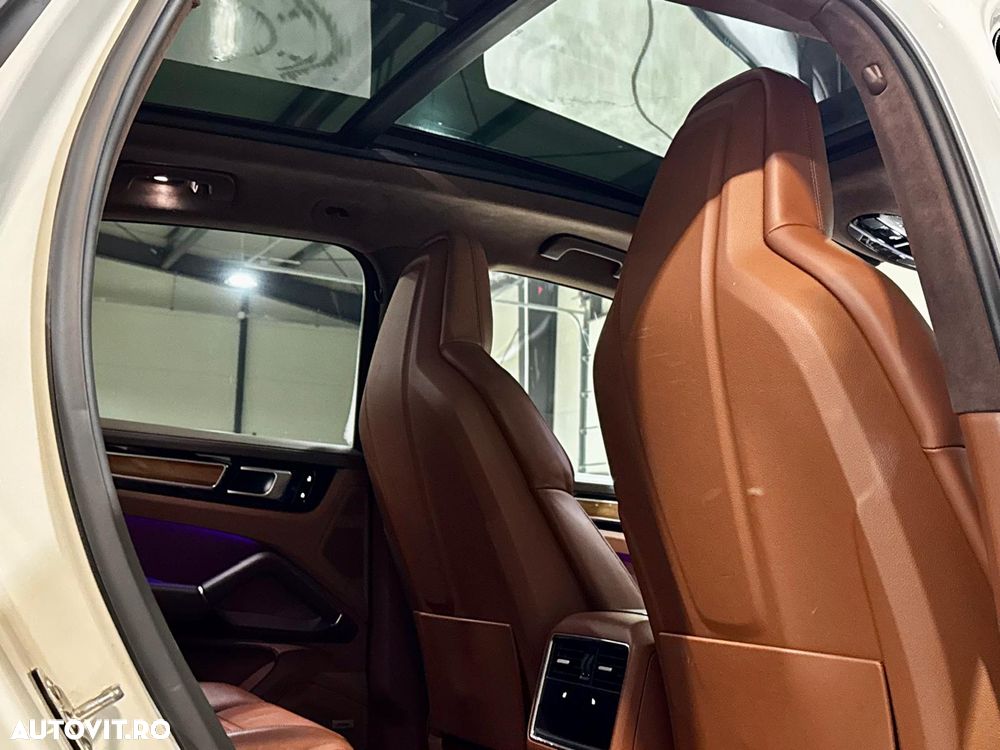 Porsche Cayenne Standard - 25