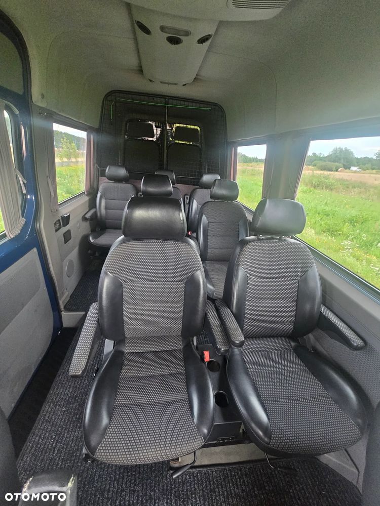 Mercedes-Benz Sprinter - 2