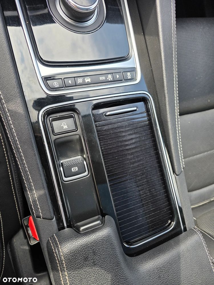 Jaguar F-Pace 2.0 i4D AWD R-Sport - 22