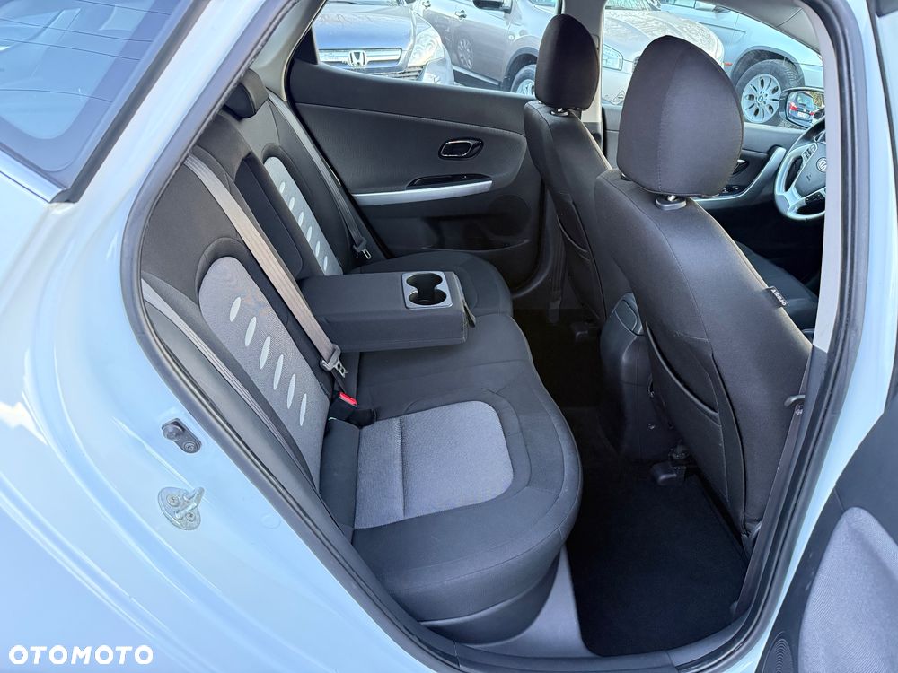 Kia Ceed 1.6 GDI Spirit - 24