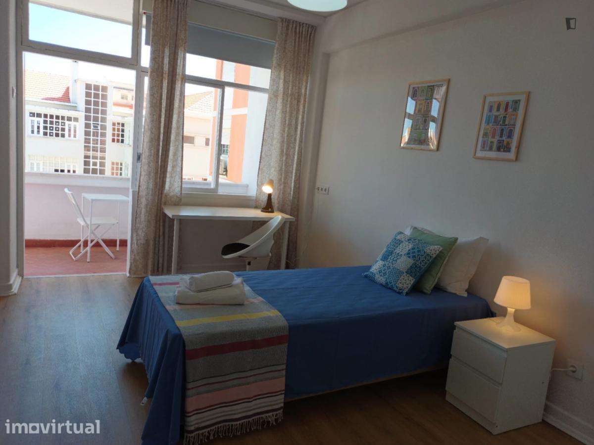 Quarto - localizado em Campo Grande Lisbon - Grande imagem: 2/14