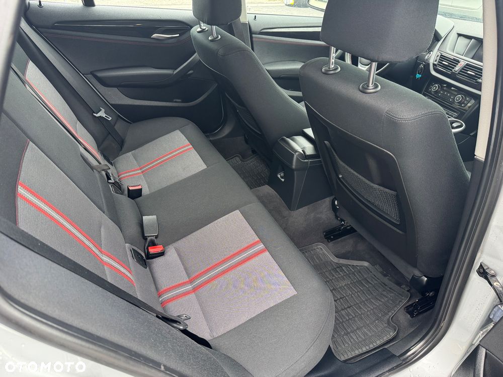 BMW X1 sDrive18d Sport Line - 25