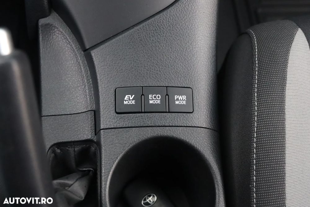 Toyota Auris 1.8 L VVT-i Hybrid Sol - 30