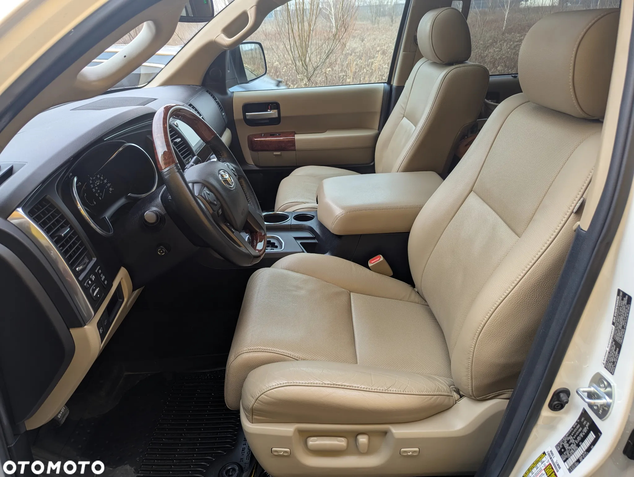 Toyota Sequoia - 9