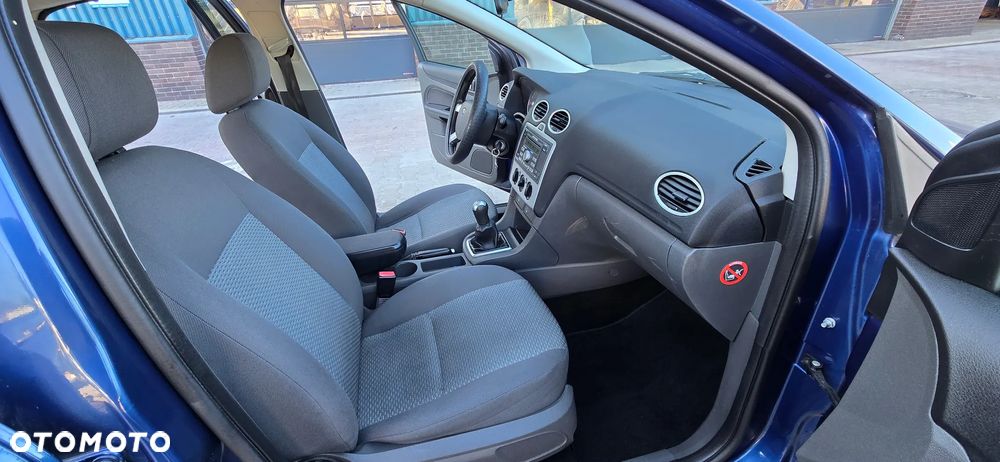 Ford Focus 1.6 16V Sport - 12