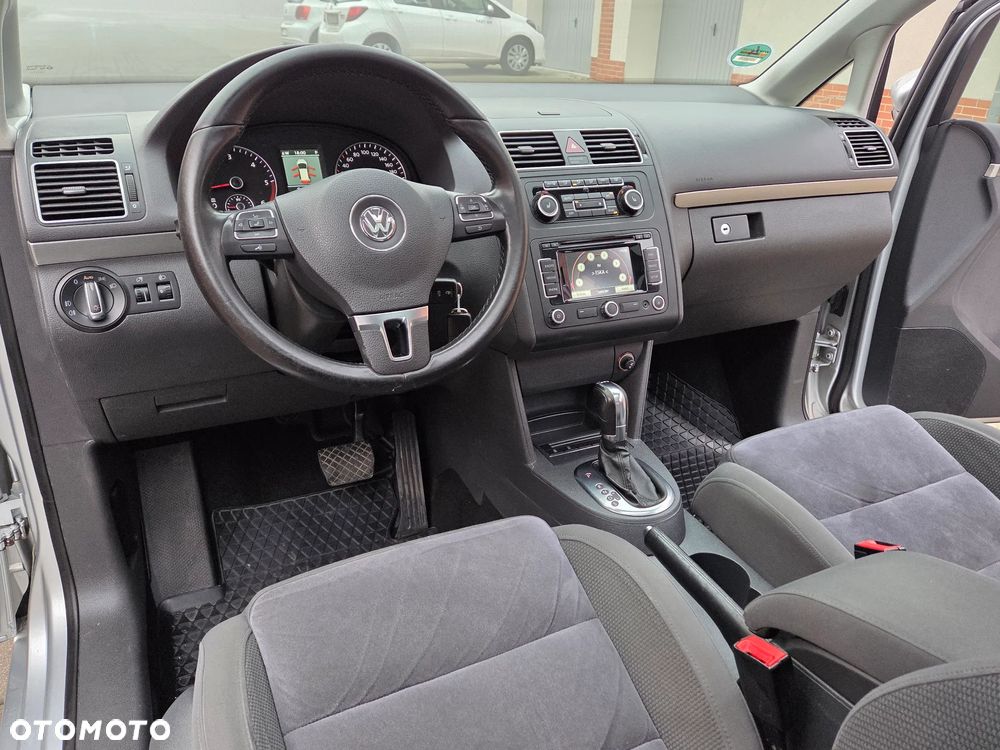 Volkswagen Touran 1.6 TDI DPF BlueMotion Technology DSG Highline - 24