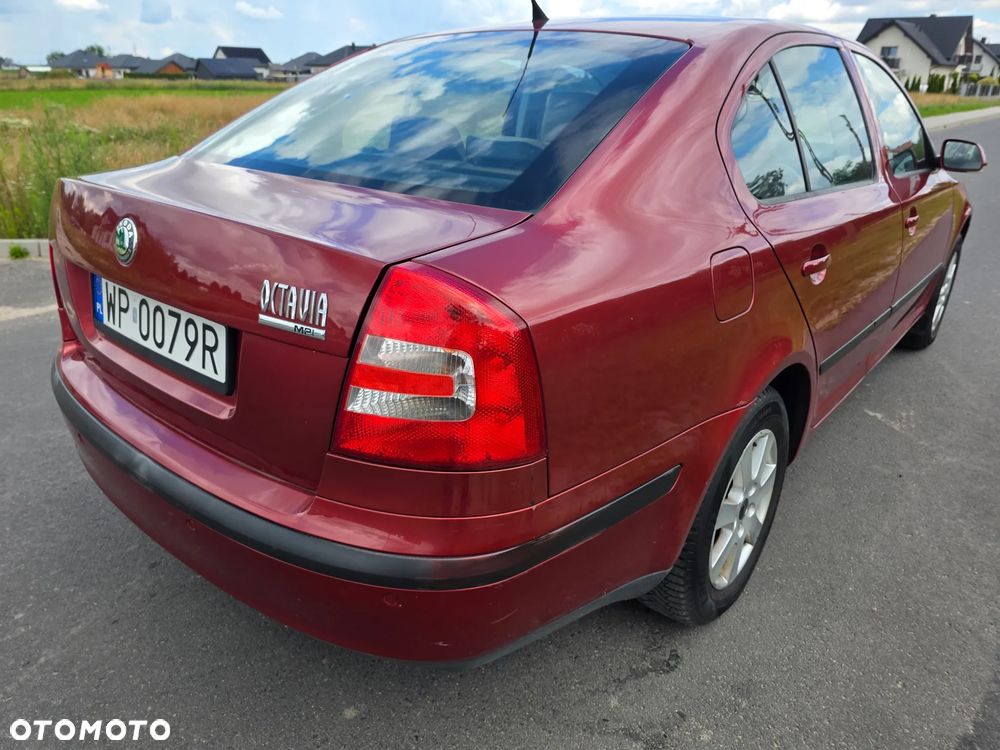 Skoda Octavia 1.6 Ambiente - 8