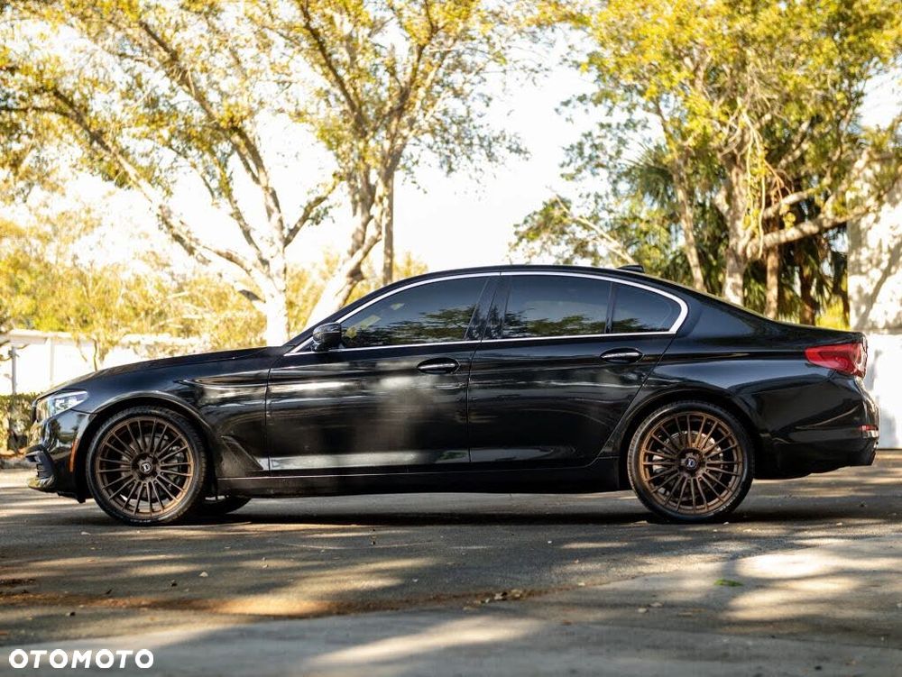 BMW Seria 5 530i xDrive Luxury Line sport - 10