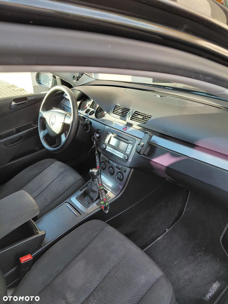 Volkswagen Passat 2.0 TDI Comfortline - 5