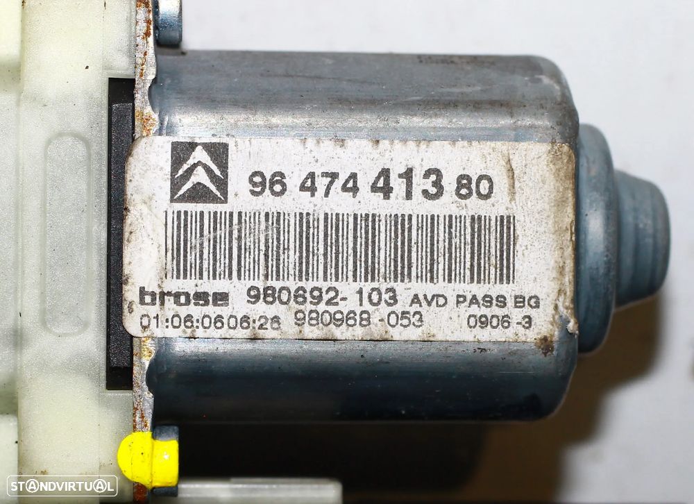 MOTOR ELEVATÓRIO DO VIDRO DIANTEIRO DIREITO CITROËN C4 2008 - 4