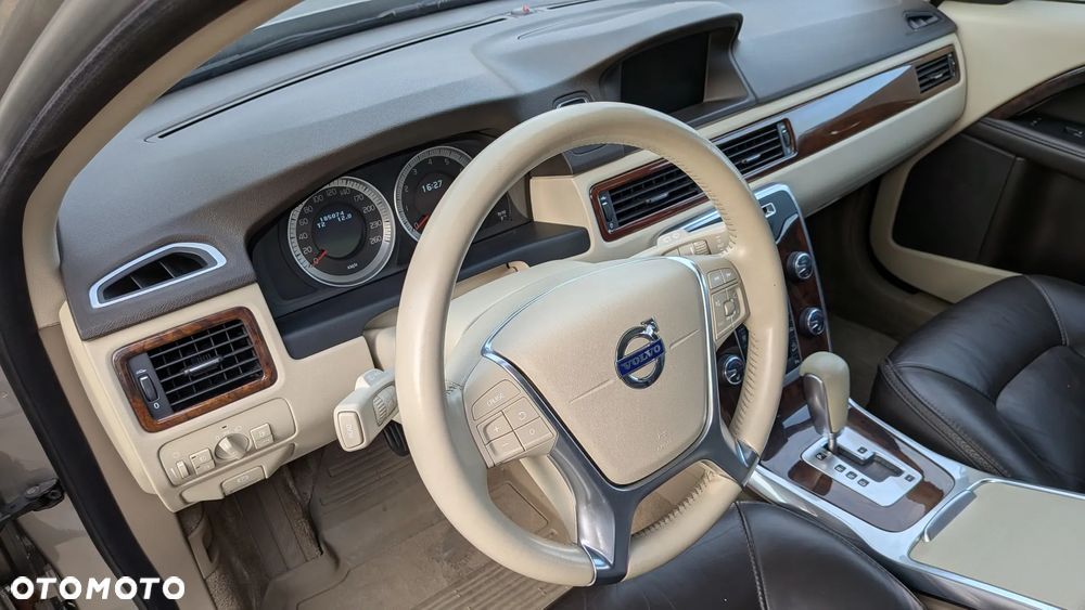 Volvo XC 70 - 10
