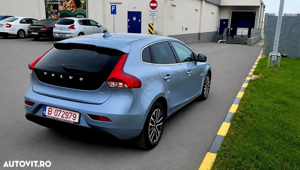 Volvo V40 T2 Aut. Inscription - 4