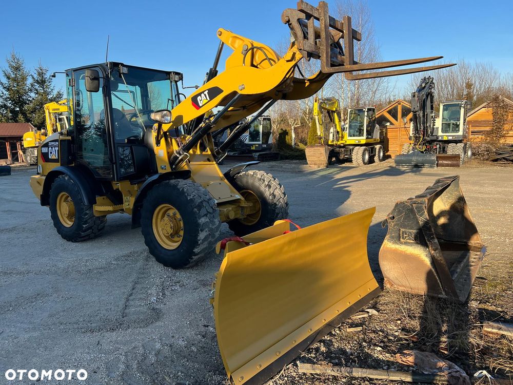 Caterpillar ŁADOWARKA CAT 906M 906 907 908 łyżka pług widły  Liebherr 506 Volvo L25 - 7