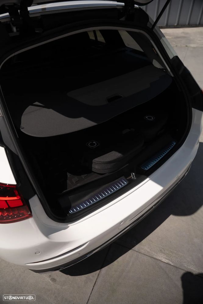 Mercedes-Benz C 300 e Avantgarde - 24