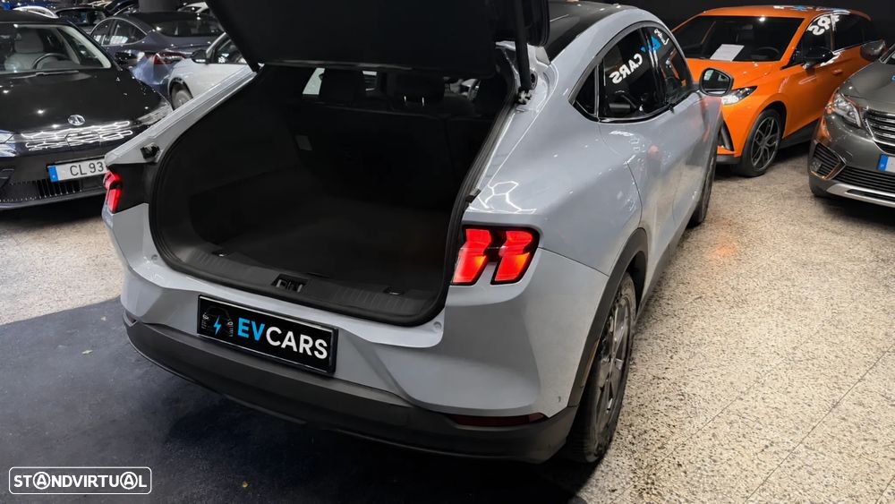 Ford Mustang Mach-E 75.7 kWh Base - 13