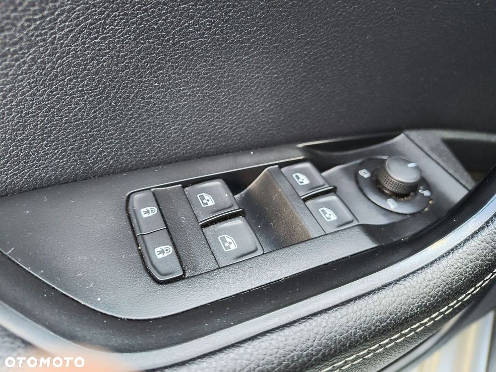 Skoda Superb 2.0 TDI SCR Style DSG - 24