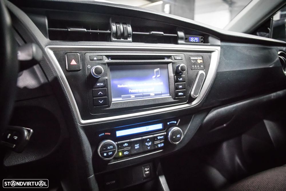 Toyota Auris 1.4 D-4D Exclusive+Navi - 11