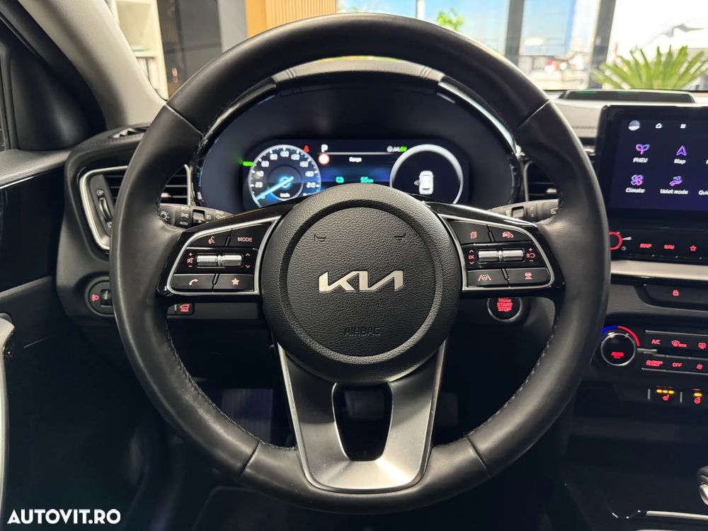 Kia Ceed SW 1.6 GDI DCT OPF Plug-in-Hybrid Spirit - 13