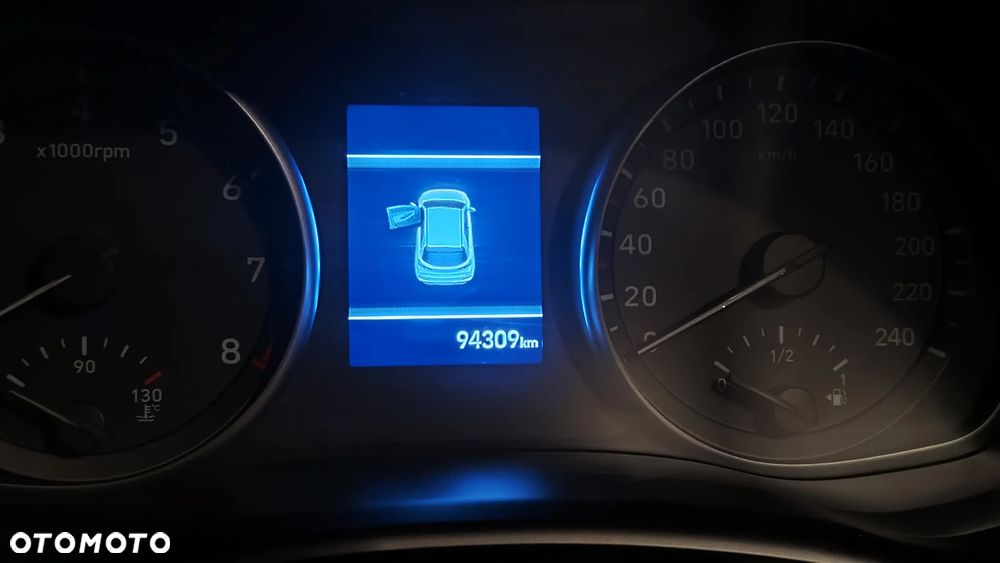 Hyundai i30 1.5 DPI Classic + - 7