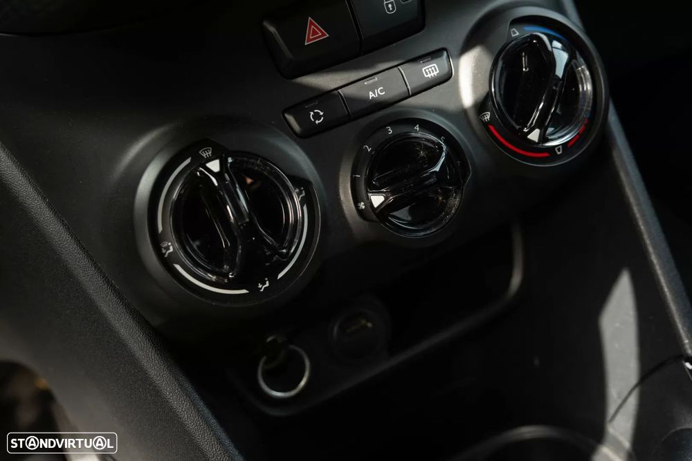 Peugeot 2008 1.2 Allure - 21