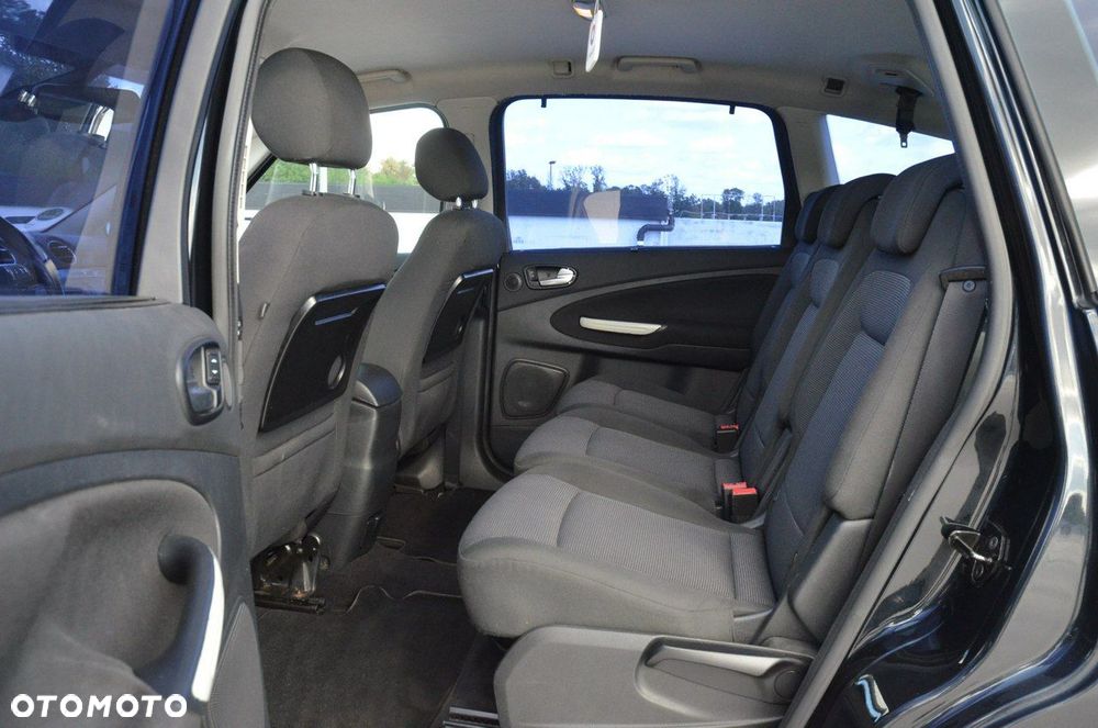 Ford S-Max - 34
