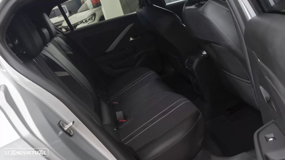 Opel Astra 1.2 T GS Line Aut. - 10