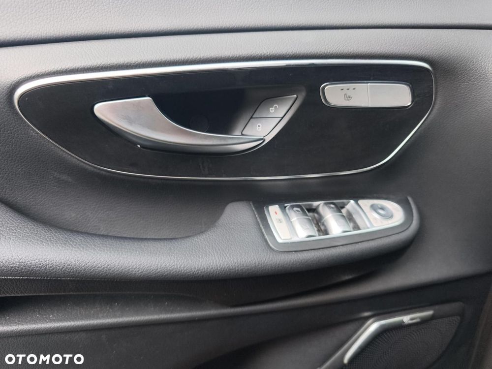 Mercedes-Benz Klasa V - 13