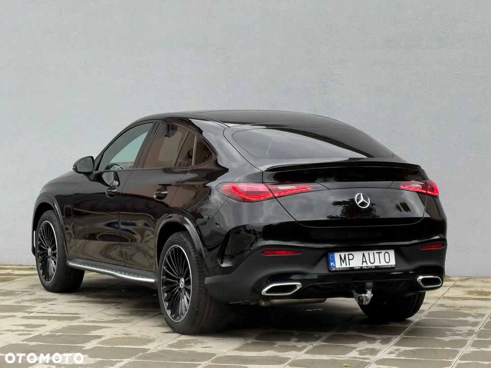 Mercedes-Benz GLC ver-coupe-300-d-mhev-4--matic-amg-line - 4