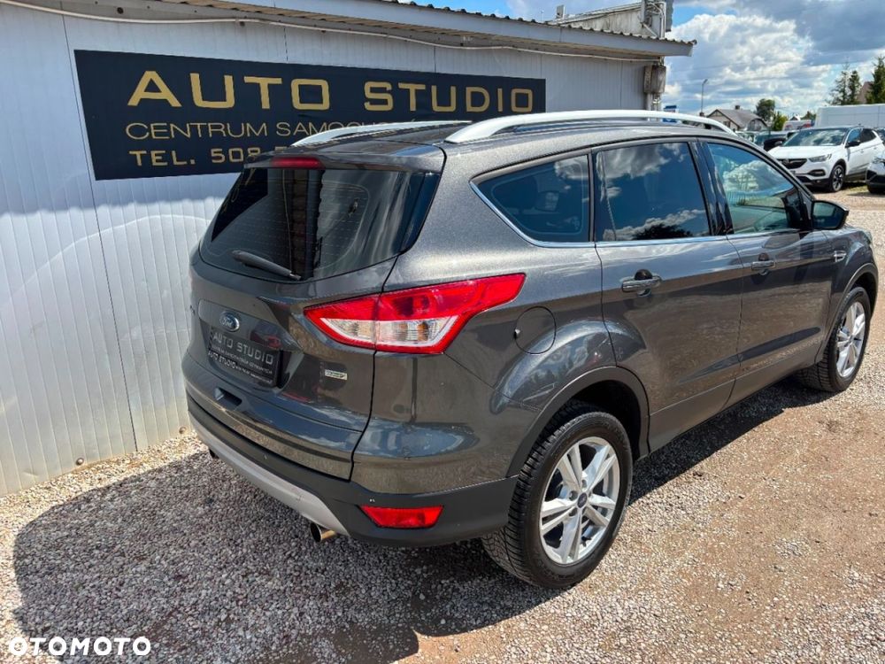 Ford Kuga 1.5 EcoBoost 2x4 Titanium - 3
