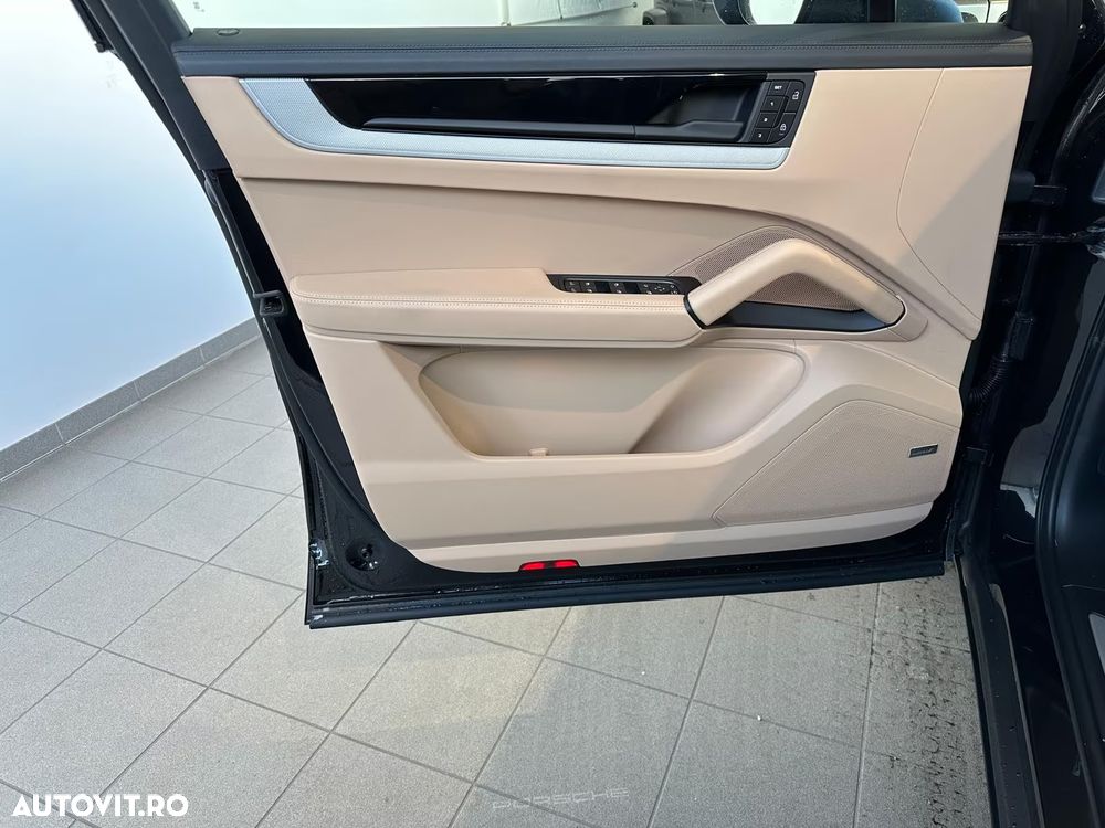 Porsche Cayenne Coupe Tiptronic S - 12