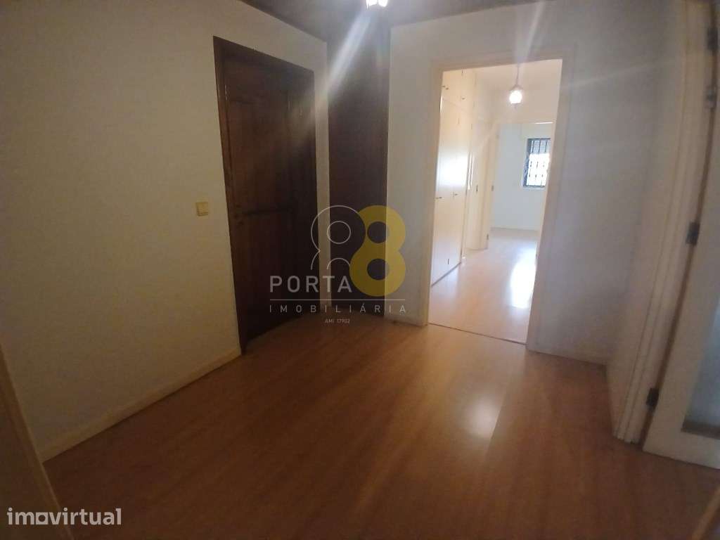 Apartamento T3 com Terraço em Ramalde - Rés do Chão - Grande imagem: 3/33