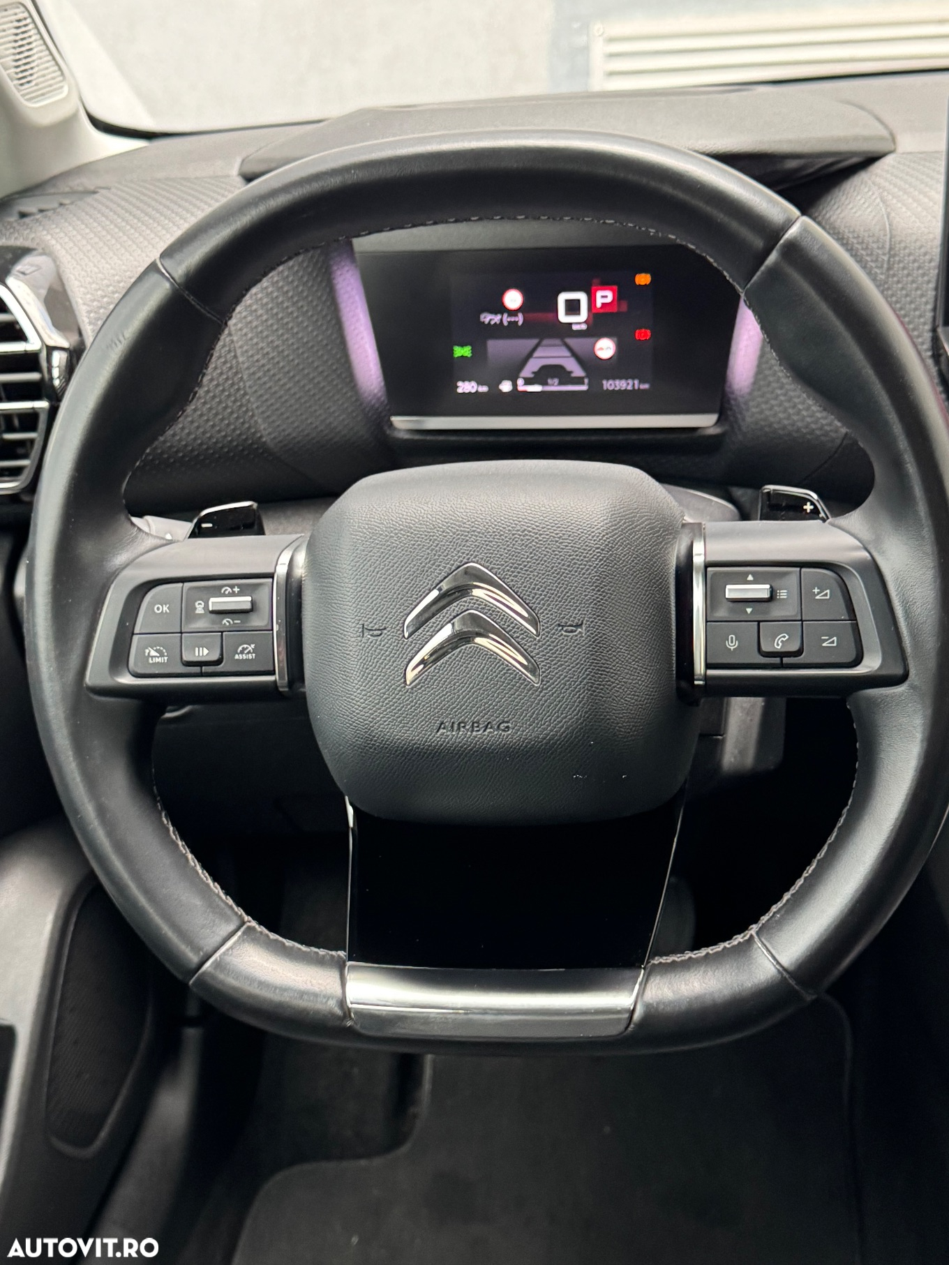 Citroën C4 BlueHDi 130 Stop&Start EAT8 SHINE - 5