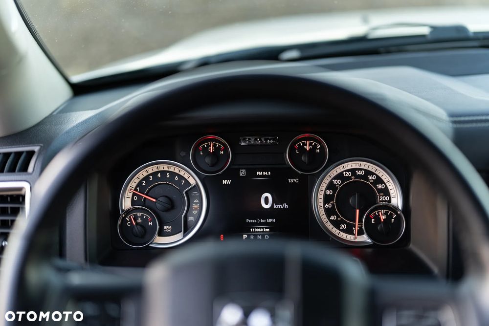 Dodge RAM 5.7 4x4 - 7