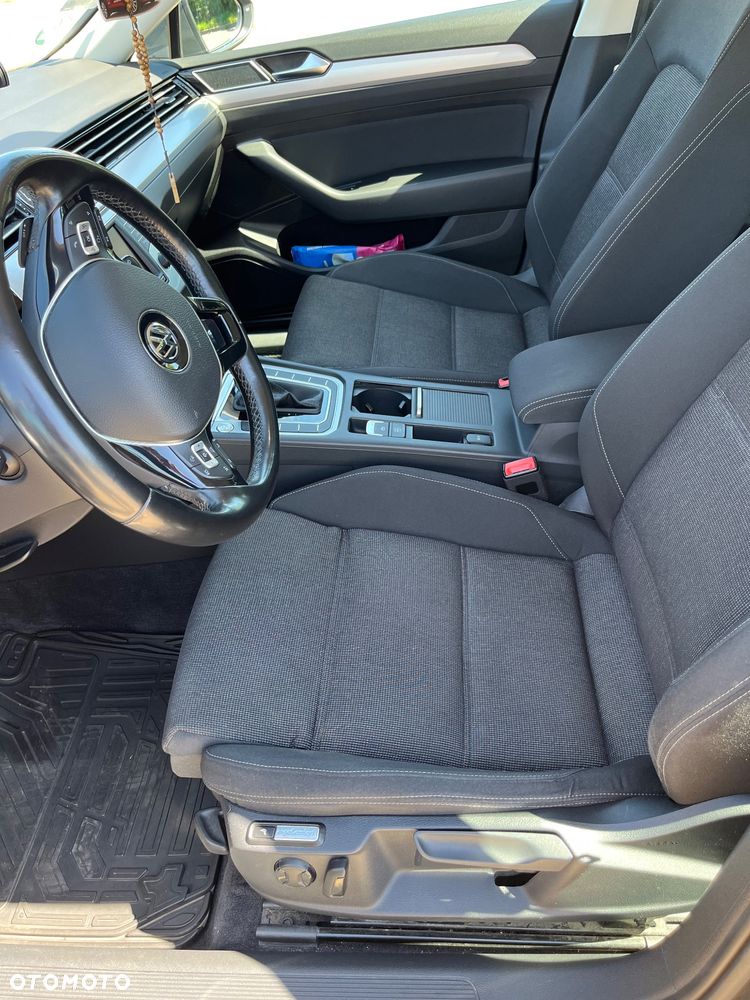 Volkswagen Passat 2.0 TDI (BlueMotion Technology) DSG Comfortline - 12