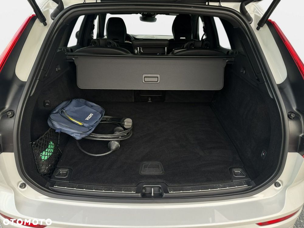 Volvo XC 60 T8 Plug-In Hybrid AWD Plus Dark - 28