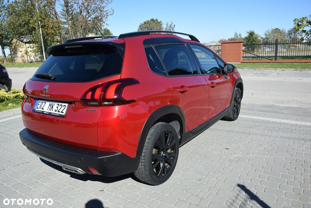 Peugeot 2008 1.2 Pure Tech Allure S&S - 10