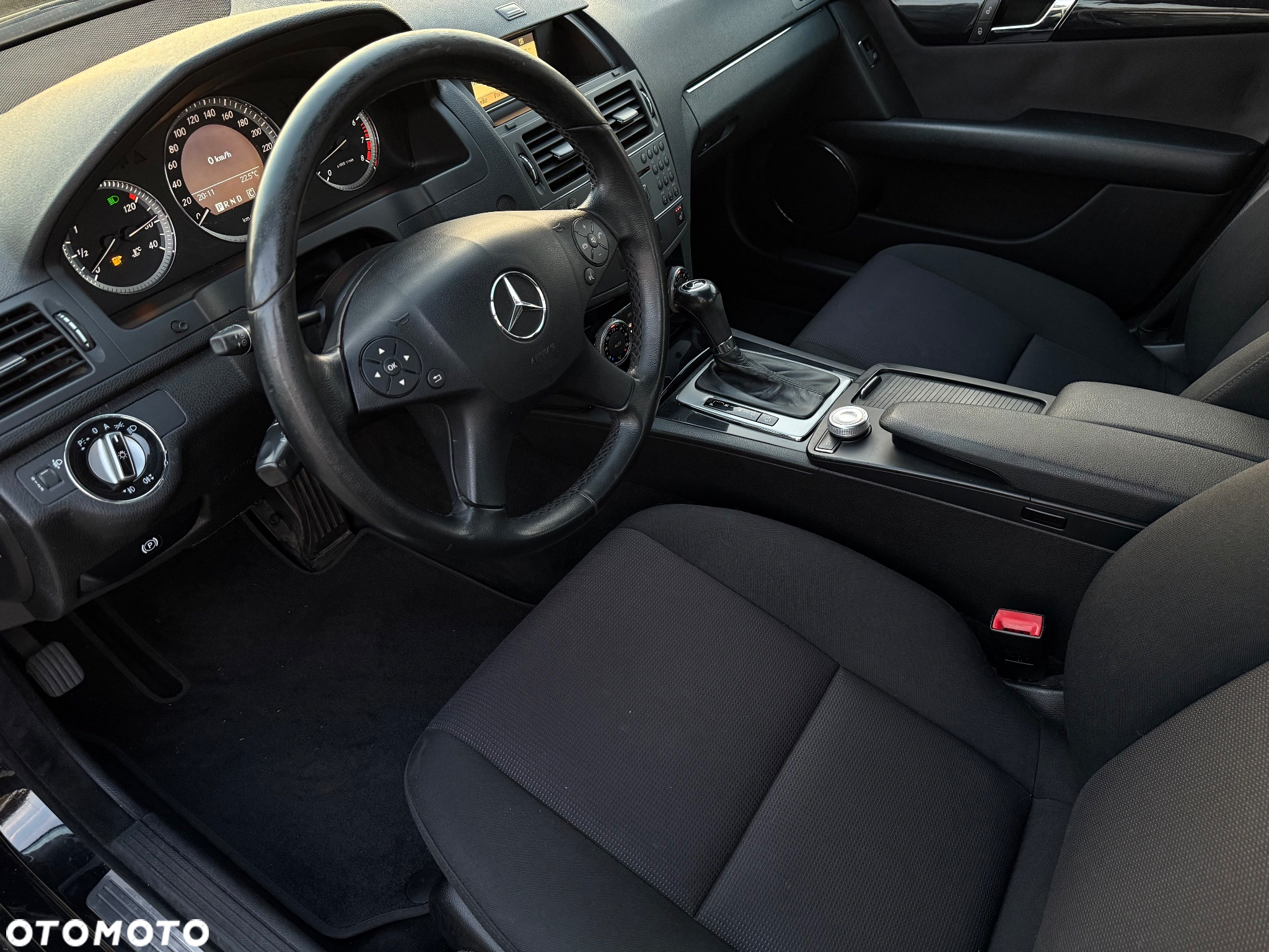 Mercedes-Benz Klasa C 180 T CGI Automatik BlueEFFICIENCY Avantgarde - 11