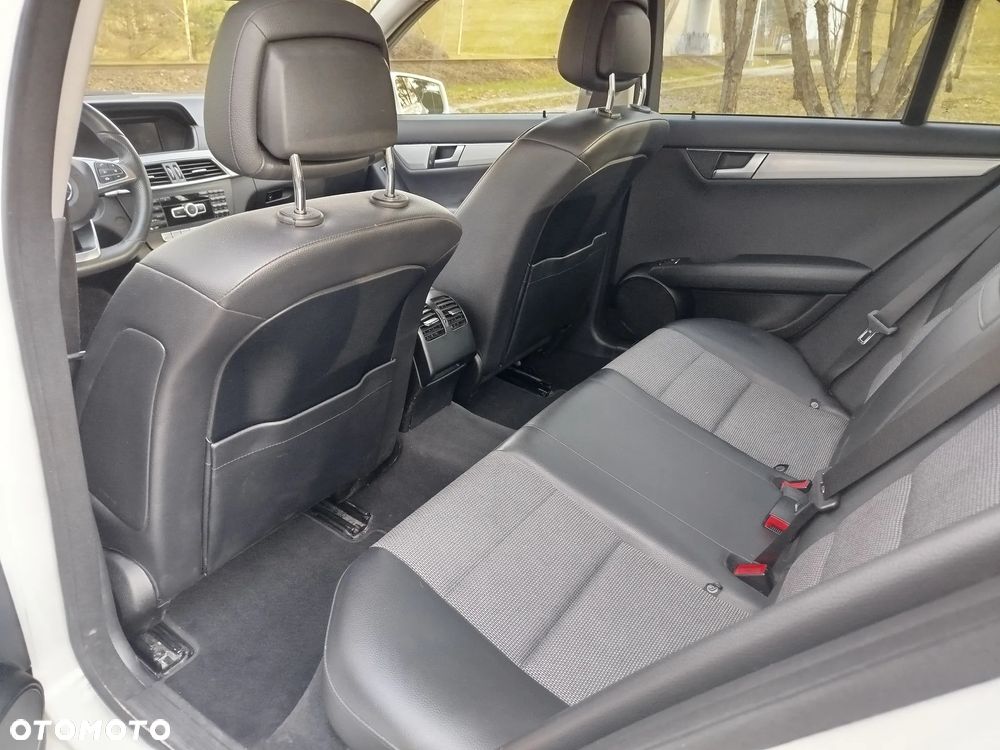 Mercedes-Benz Klasa C 220 CDI 7G-TRONIC Avantgarde Edition - 17