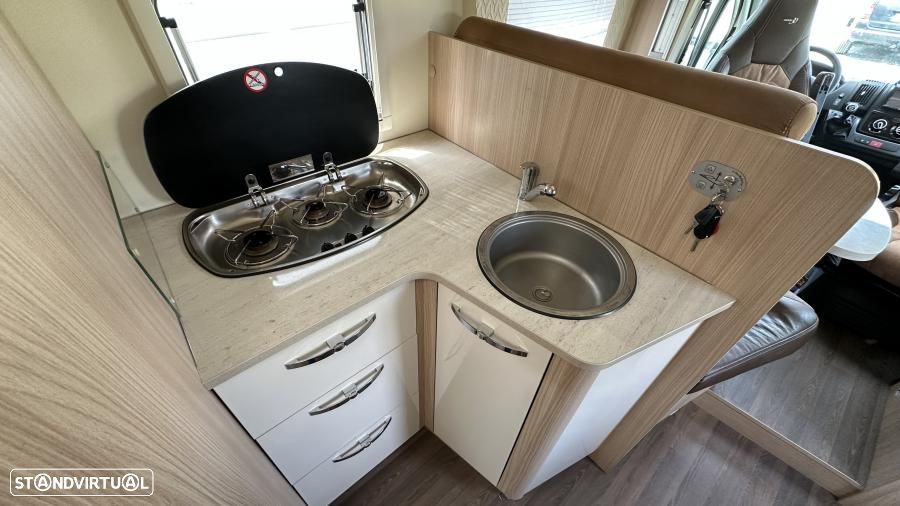 Burstner Ixeo IT 734 30 Anos c.central e basculante - 5