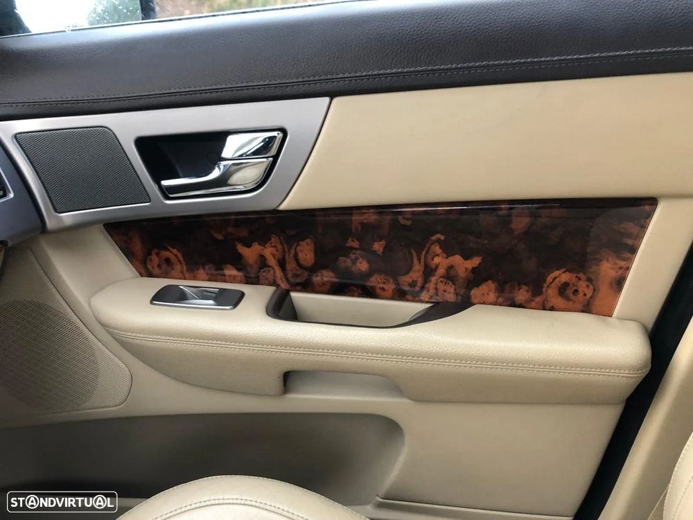 Jaguar XF 3.0 V6 Luxury - 38