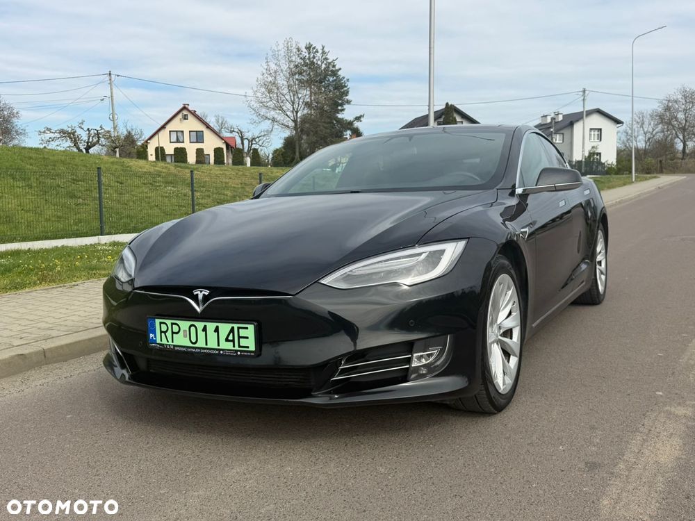 Tesla Model S - 2