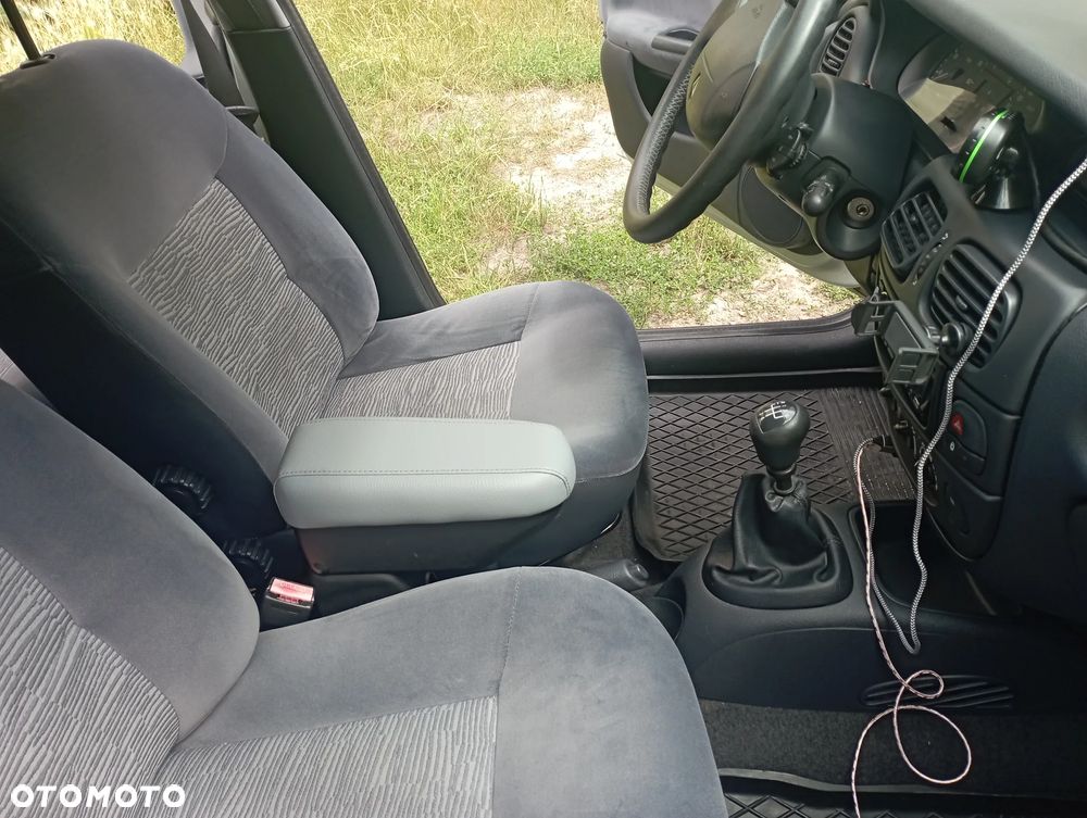 Renault Megane 1.4 16V Authentique - 9