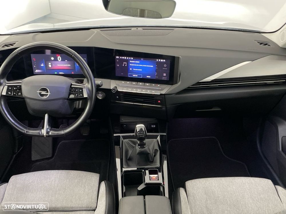 Opel Astra 1.2 T Elegance - 10