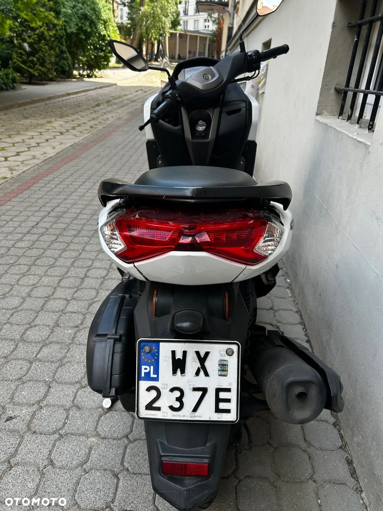 Yamaha NMAX - 10