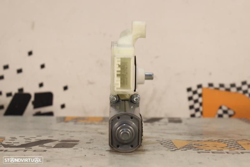 Motor Do Elevador De Vidro Traseiro Direito Bmw 3 (G20)  8495868 / C80 - 4