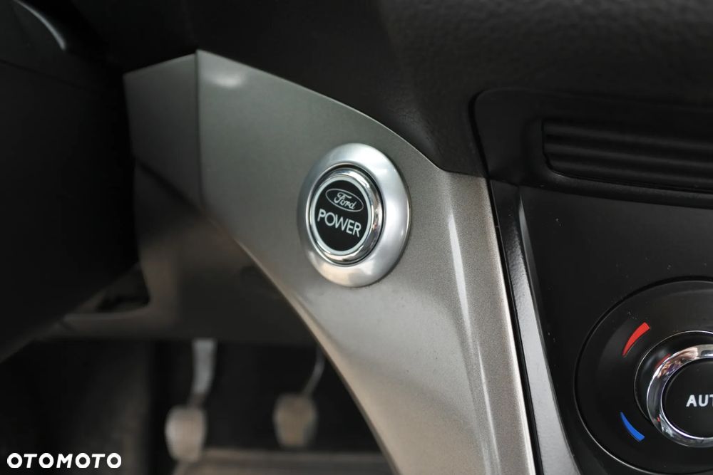 Ford Kuga 2.0 TDCi 2x4 Titanium - 19