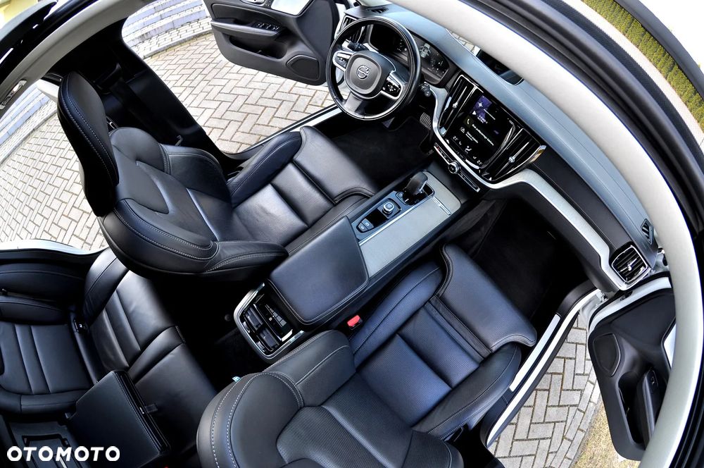 Volvo V60 Cross Country B4 D AWD Plus - 20