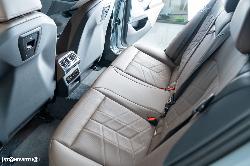 BMW i5 eDrive40 Pack Desportivo M - 10