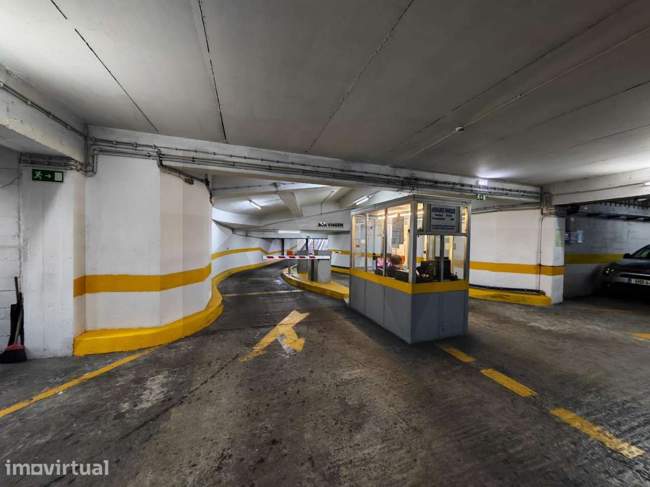 Parque de estacionamento público - Grande imagem: 2/8